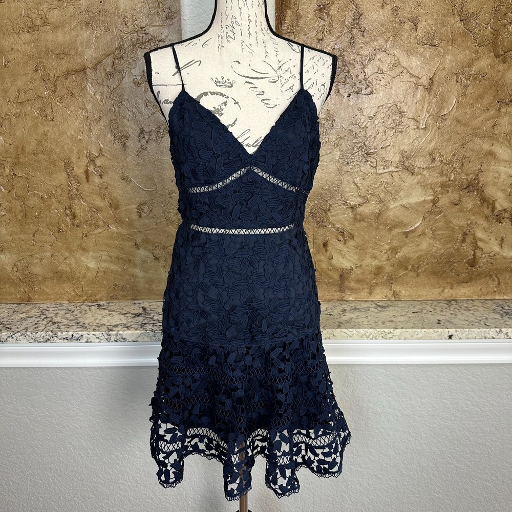 Bardot Agnes‎ Lace V-Neck Dress Sz 8 Cutout Embroidered Strappy Navy Blue